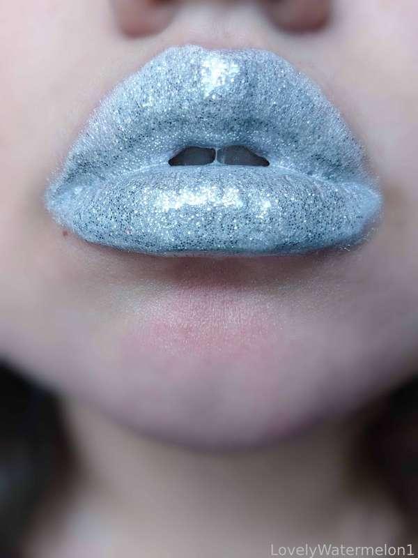 Silver sparkles and glossy kisses, these lips are shining like tinsel just for you this holiday season! 🪩✨

#FYP #LipstickFetish #Lipstick #Lips #LipGloss #MouthFetish #Mouth #Oral #Tongue #Tease #UpClose #Kisses #LovelyWatermelon1 #MoodyWatermelon1 #Makeup #MakeupFetish #Kisses #Girlfriend #Gentle #Soft #Girl #KissMarks #Christmas #Holidays #AdventCalendar #MerryKissmas