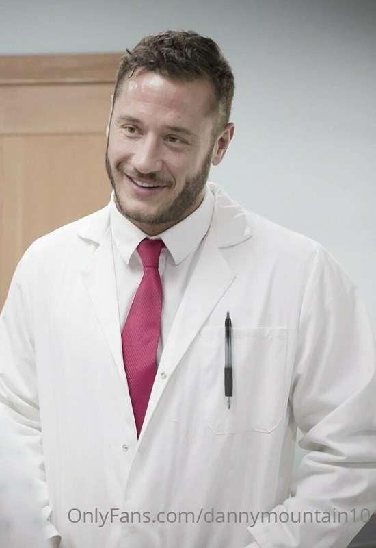 Yes my names Doctor Mountain, how may i assist you? 😈😁😘