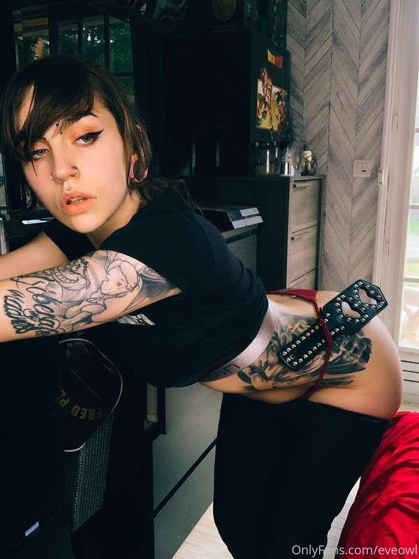 Who want to slap that ass!?
🍑👅👅