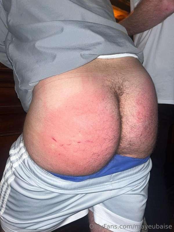 Quand mes coéquipiers du rugby me claquent le cul au bar à c..