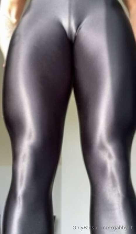You like my new leggings?😏💦