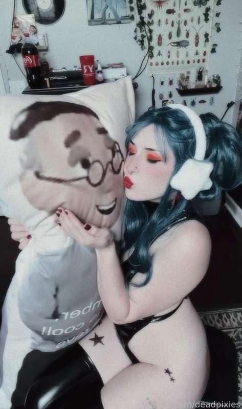 deadpixies image #0