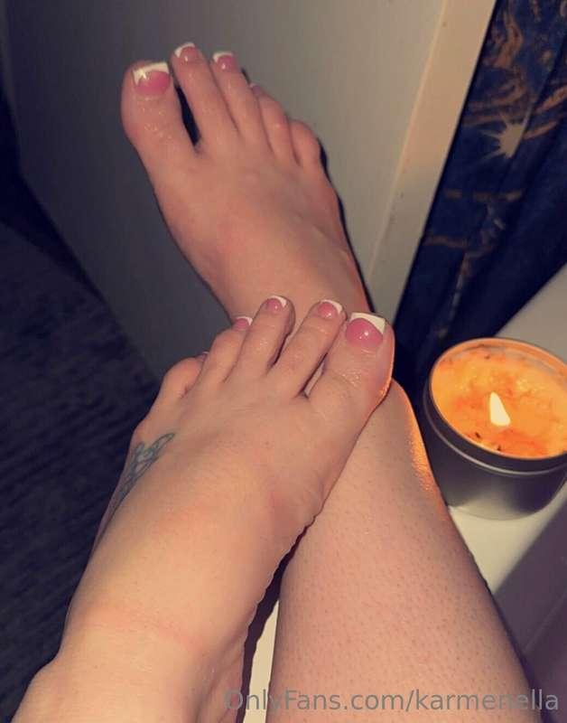 Tell your friends 😈💕 #feetpics #footfet