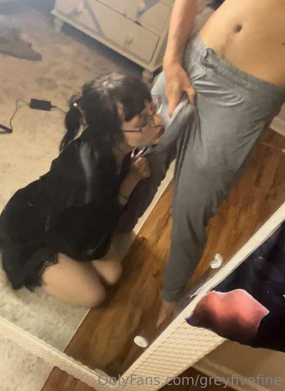 Yea.. I be taking selfies w my man’s meat…. What about it 🤨🤨