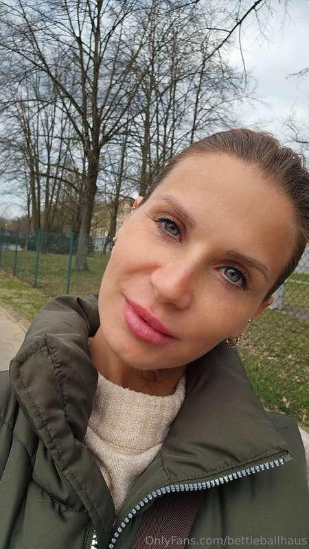 Guten Morgen 😃. Na, auch so gut geschlafen wie ich? 
Heute w..