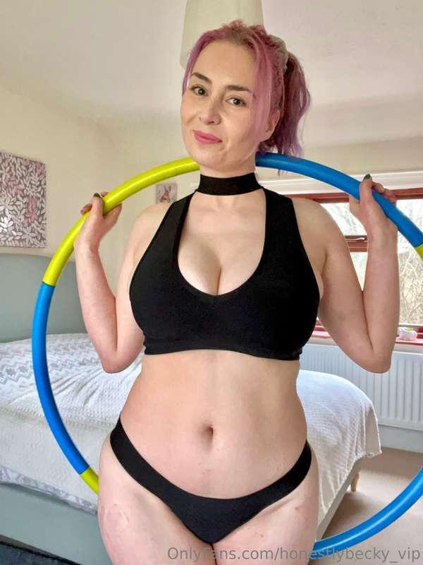 Played with my hoop today. Anyone for a “tutorial”? 😊