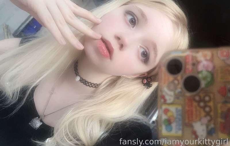 iamyourkittygirl image #2