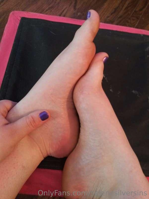 I'm dying to have my nails and and feet pamperd again soon. ..