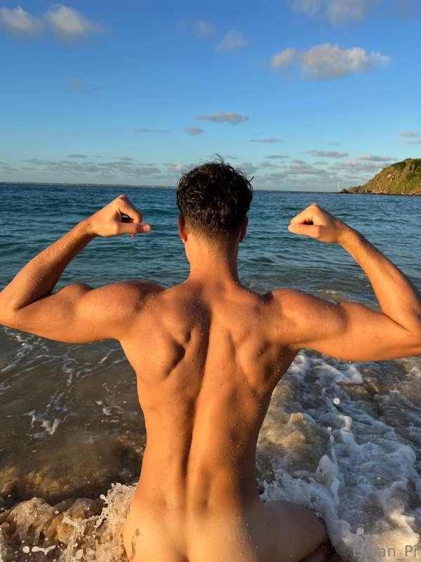 🍑 at the 🏖️