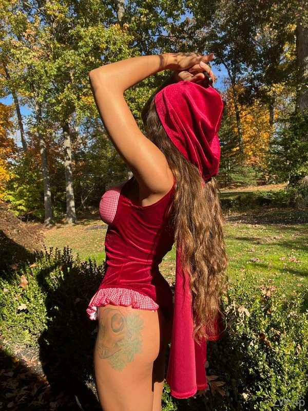 Your own **Little Red Hood** ❤