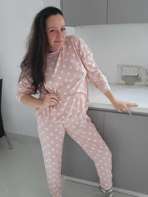 Pj days are my fave! @mrsnicolesexplicit for the X-rated pic..