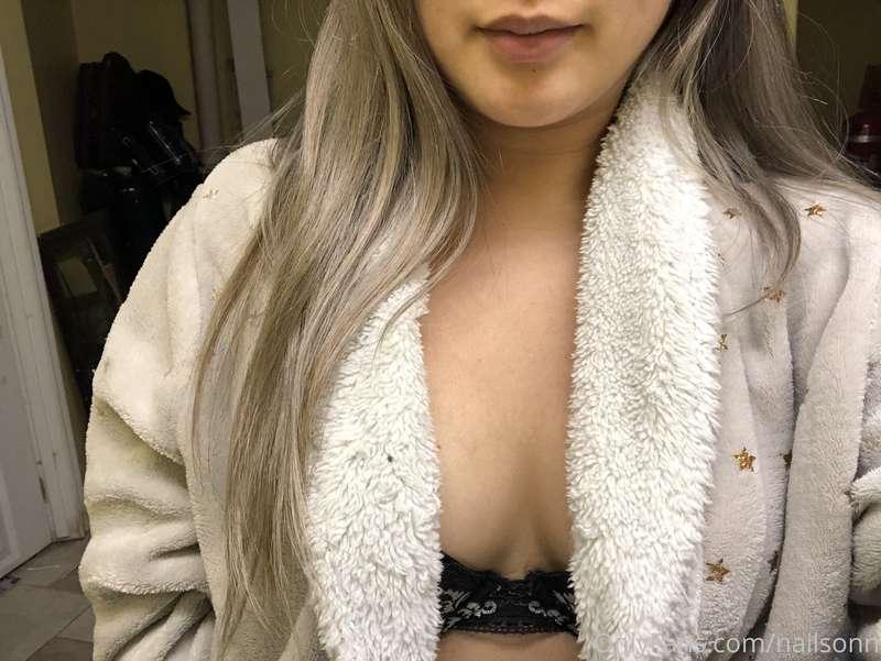 Is this how you wear a robe? Oops