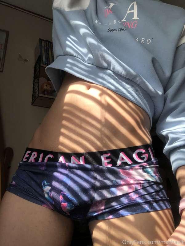 the lighting on my stomach was too good