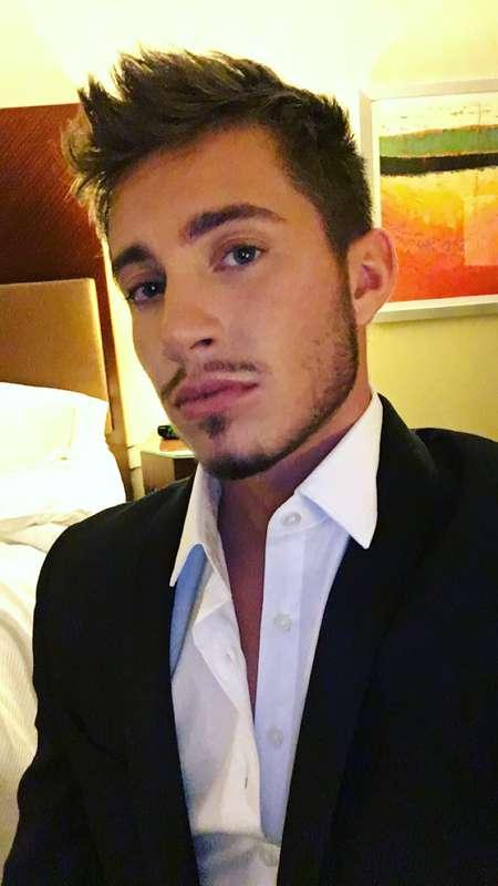 Me all dressed up. You are saw it first 😜💙