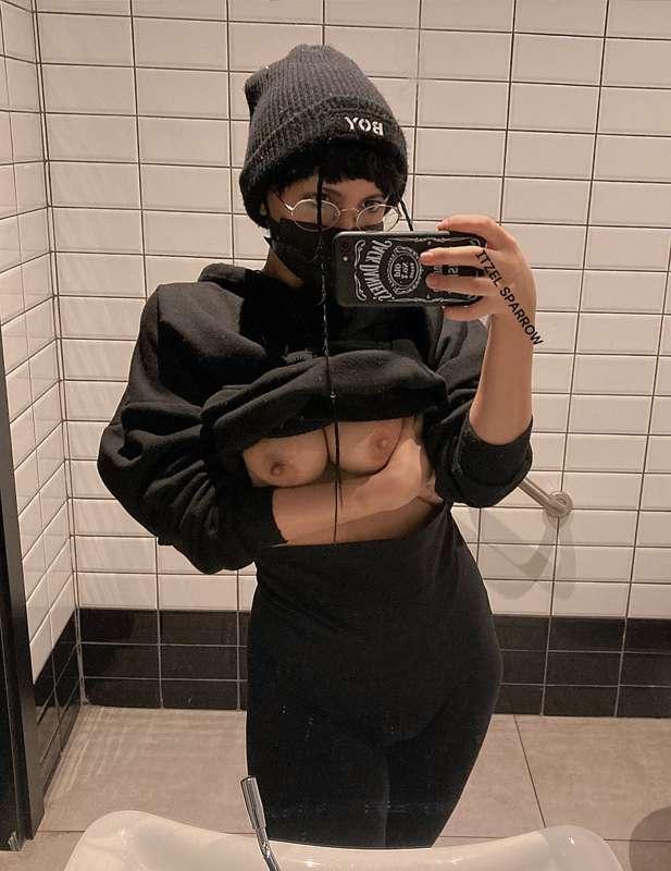 itzel2002 main image