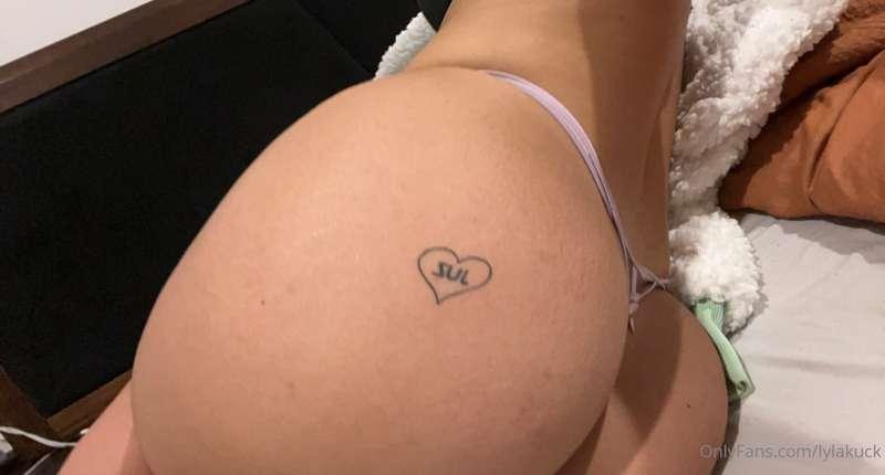 Kinda want my ass eaten 🫣