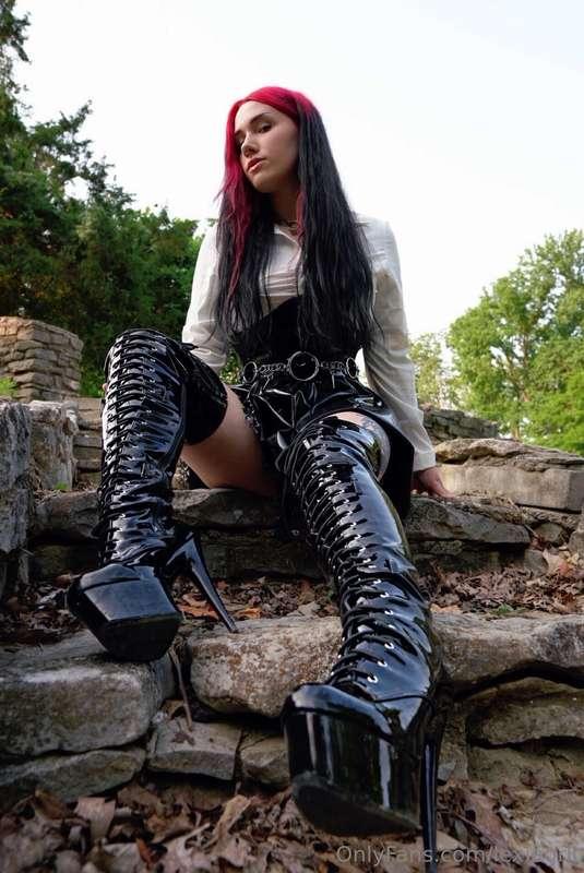 So beneath me. These boots make my feet so so sweaty…