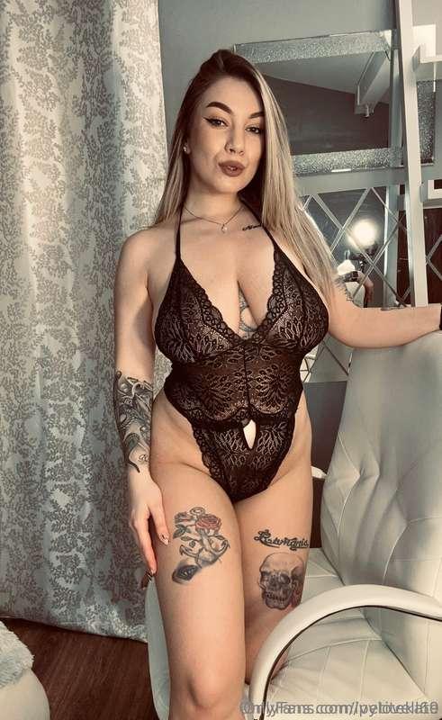 Want to know what she’s like when no one’s watching? Let’s j..