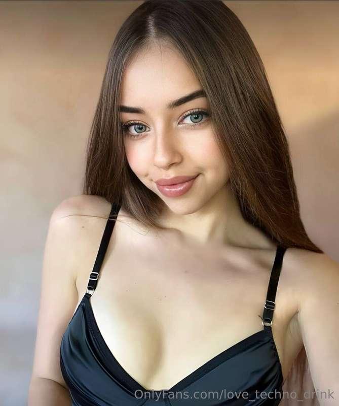 Let me distract you 👉@littlenancy_18yo😇
Cute girl @littlenan..
