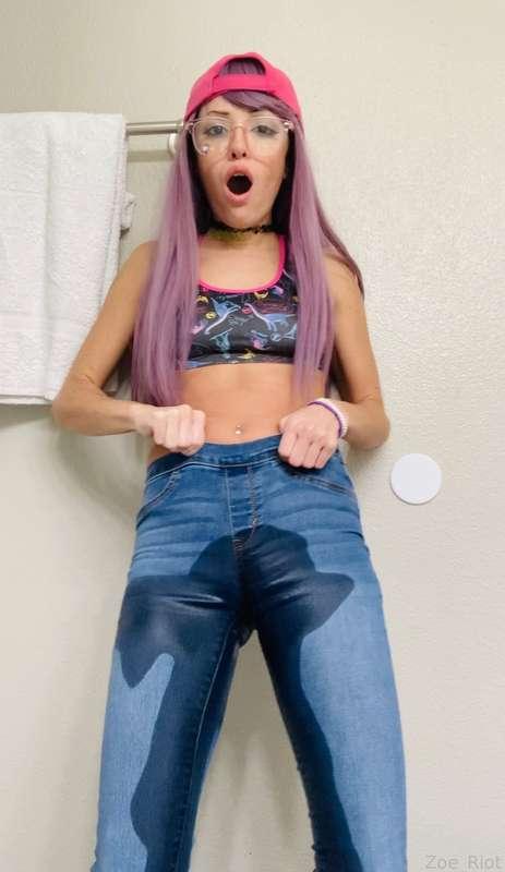 zoe_riot image #4