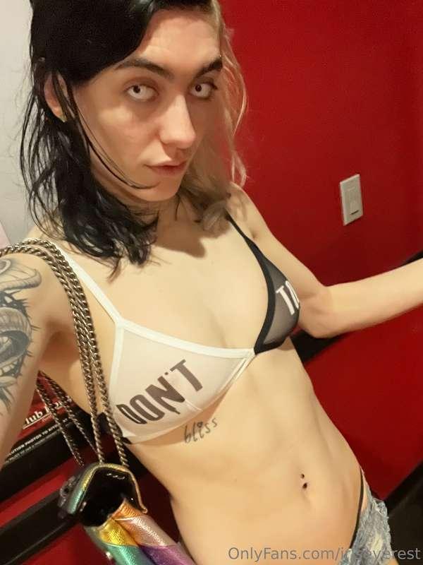 At work vs the content room🥰 professional nude photos coming..