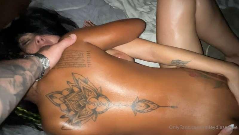 Massages with happy endings are not just for men 🤫 unlock th..
