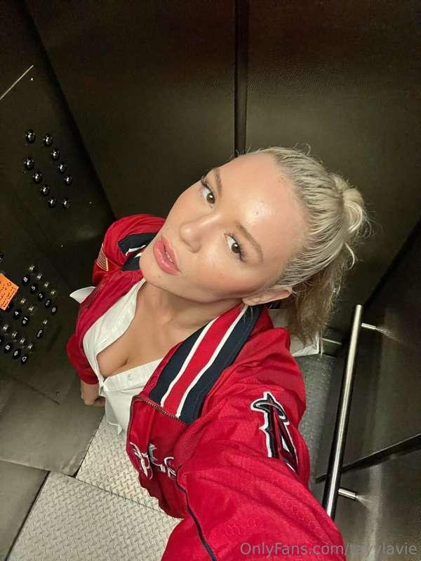Ur POV before i get to work 🍆🤤 im tall tho so obv already on..