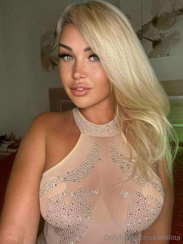 ❤️🥰 Can you undress me with one word? Let's check!