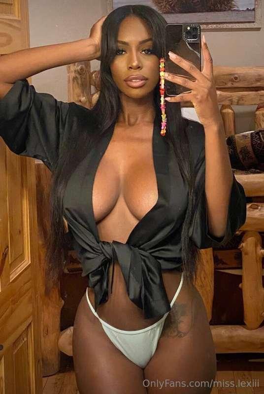 These aren’t my only set of juicy lips 💋