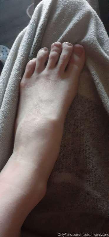 Anyone wanna buy me a pedicure 

Tips are welcome