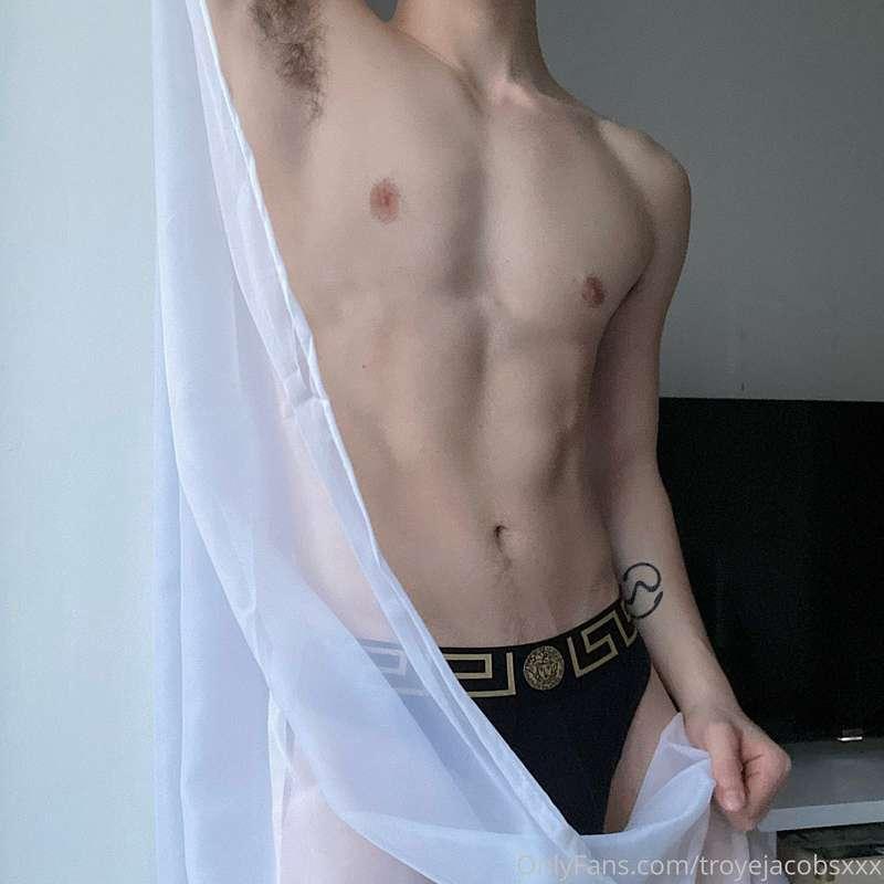 touch my body 💓 I wanna hear what you’d do to me 😛