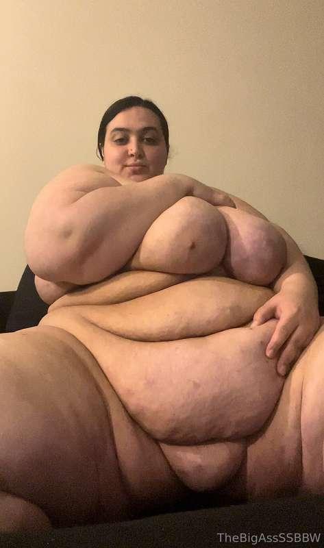 Looking for a feeder to reallllly stuff me today I’m ravenou..