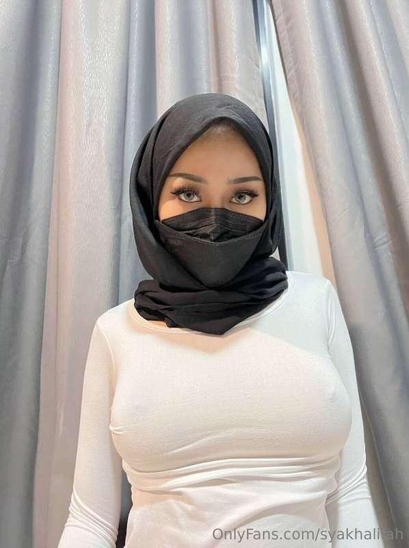 forgot my bra… now what? 😈