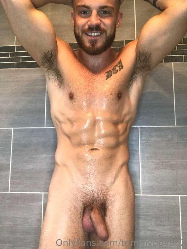 I’m in the bath 😈 can you come give me a rub down? 😈💦