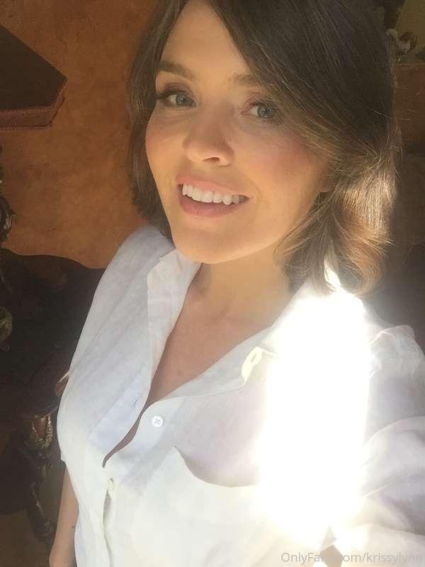 On set in Vegas ... I look so wholesome lol Probably the fir..