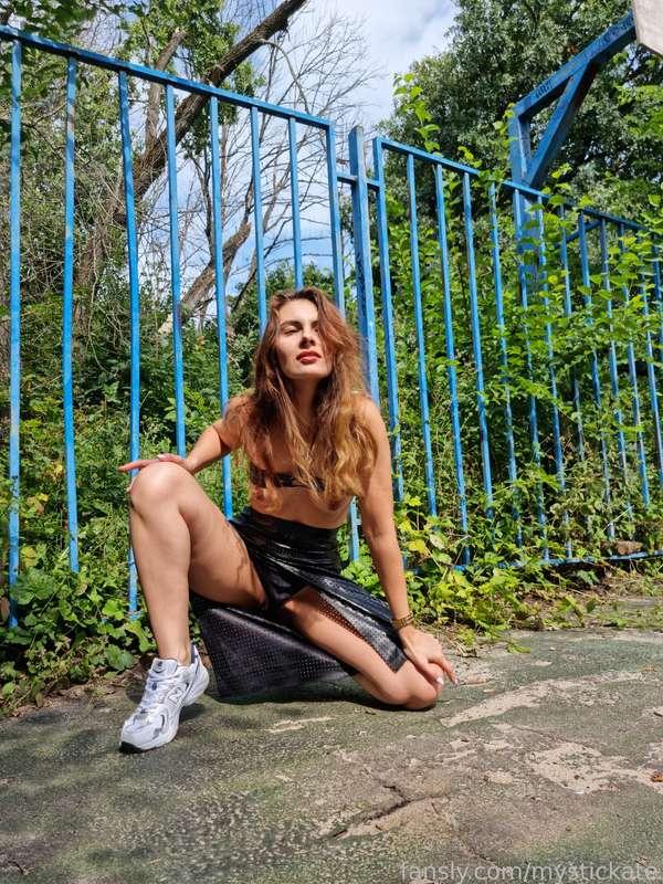 How do you like my new outfit? I've made it myself 😇😇😇

#fyp #public #flashing #outdoors #kinky #dress #pussy #spread #legs #natural #sexy #nsfw #sporty #fit #girl