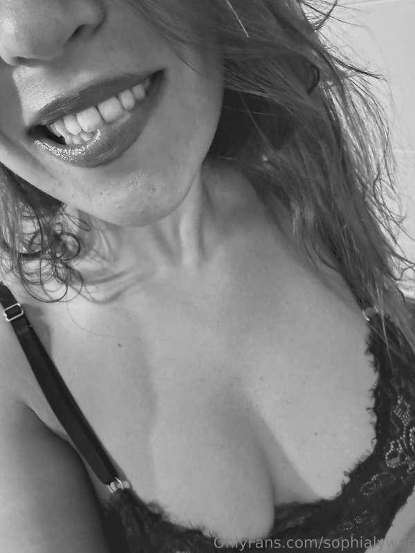 sophialywar image #0