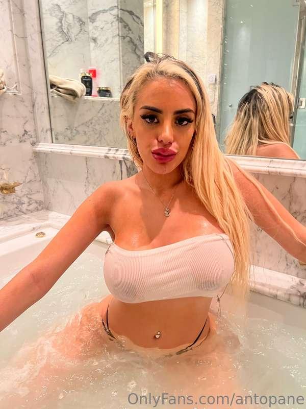 ❤❤❤❤❤❤ 𝟏𝟓 𝐎𝐅𝐅 % ❤❤❤❤❤❤
-Te lleno de besos y te vacio los hue..