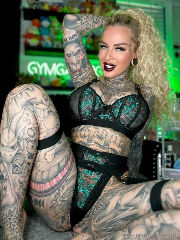 Good morning baby 😈 you feel horny right now ??