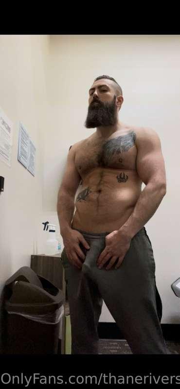 A solid workout and a solid cock 😉 I’m starting to understan..