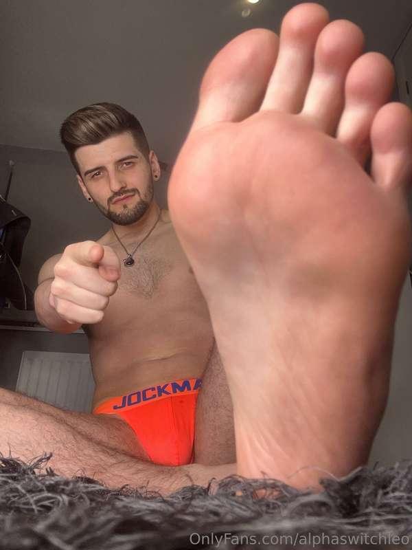 Lick my perfect soles boy 😈