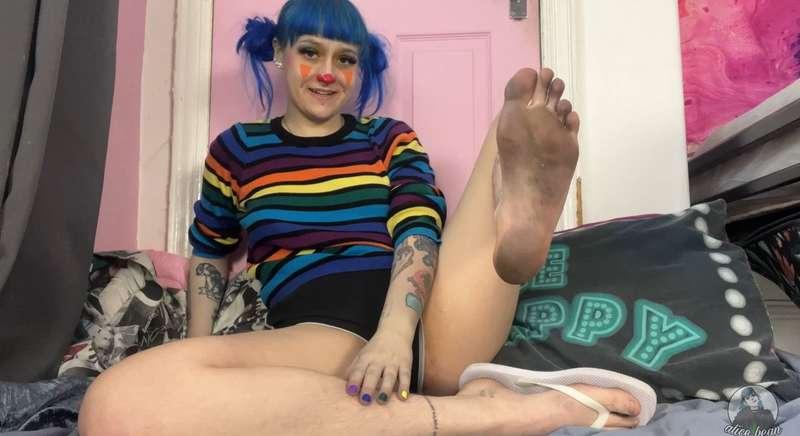 LICK MY DIRTY FEET- I've been walking all day in these dirty sandals, my soles are blackened and I make you lick them clean POV!

#clown #clowngirl #cute #bluehair #pigtails #british #english #petite #tattoos #tattooed #piercings #altgirl #alternative #femdom #femdompov #feet #foothumiliation #footfetish #dirtyfeet #soles #smallfeet #footworship