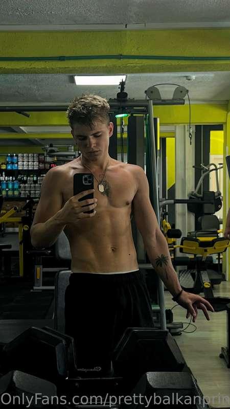 TIP 3$ on this post if you like my GYM Progress 🤪💦 Gonna use..