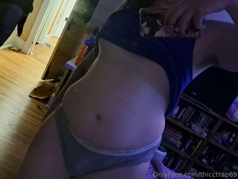 Do you think I look grabbable? 👀🍆