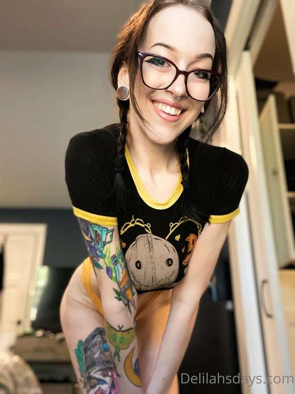Happy Saturday! Who wants to cuddle? 💛