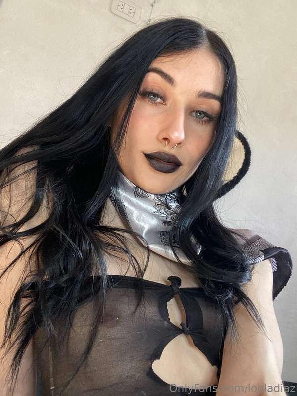 looladiaz main image