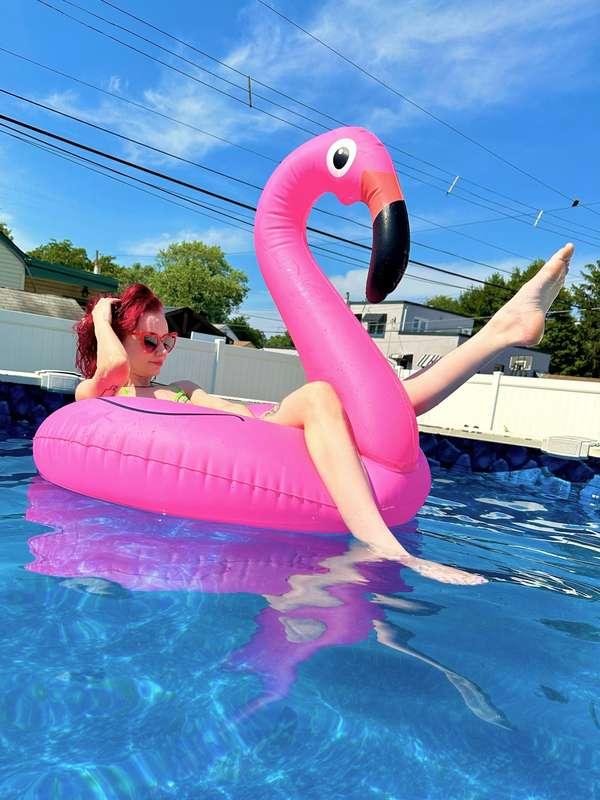 Enjoying some pool time before the summer ends ☀️