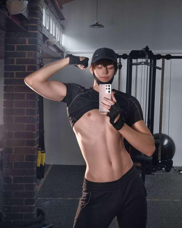 Dooshik selfie