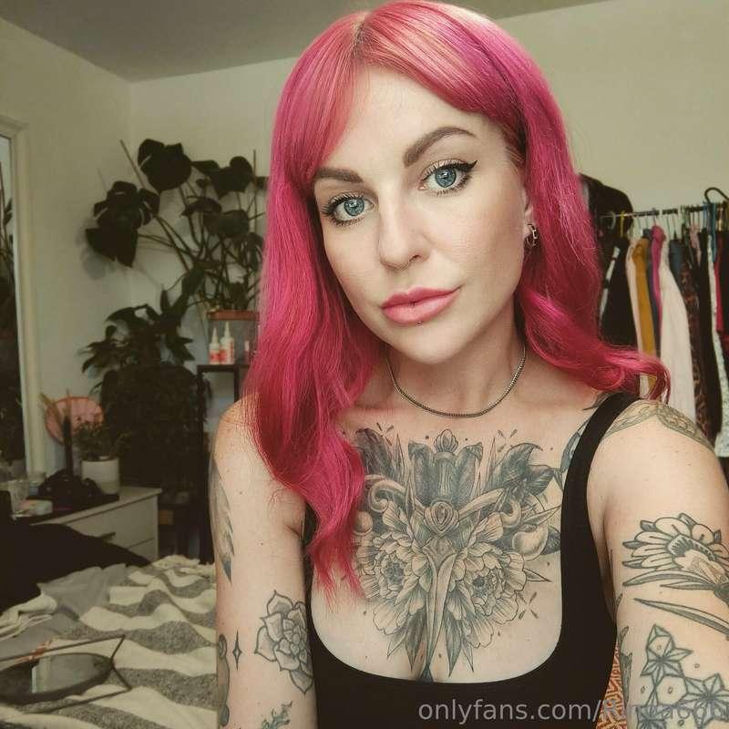 Do you like my new hair?? It clashes with a lot of underwear..