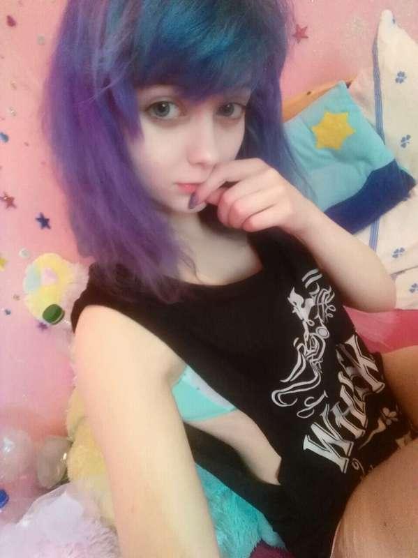 uwu hey. Today I felt sick again and so tired so I slept too..